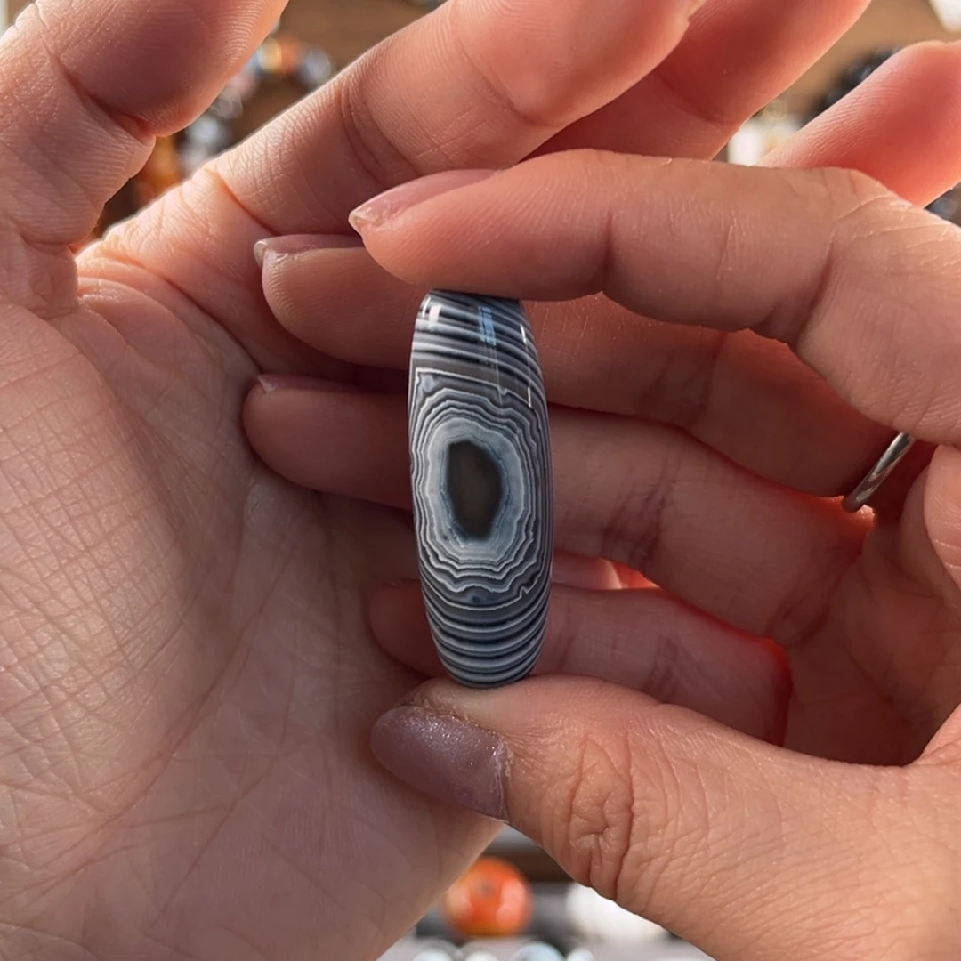 缺***门玛瑙/玉髓合金珠宝奇石