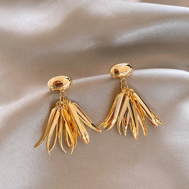 铜合金耳饰 金属豆豆叶子流苏耳环女新款高级感小众耳钉精致耳饰