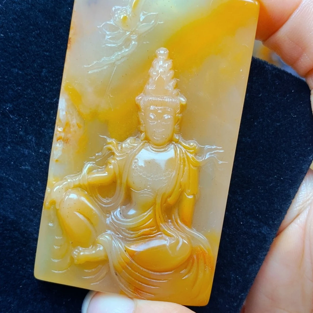 未镶嵌石英质玉（黄龙玉）颈饰