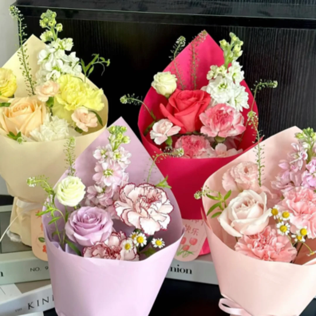 女神节康乃馨玫瑰混搭小花束5束起送