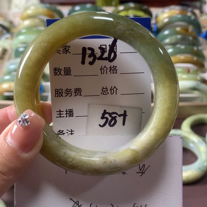蛇纹石玉未镶嵌手镯1326