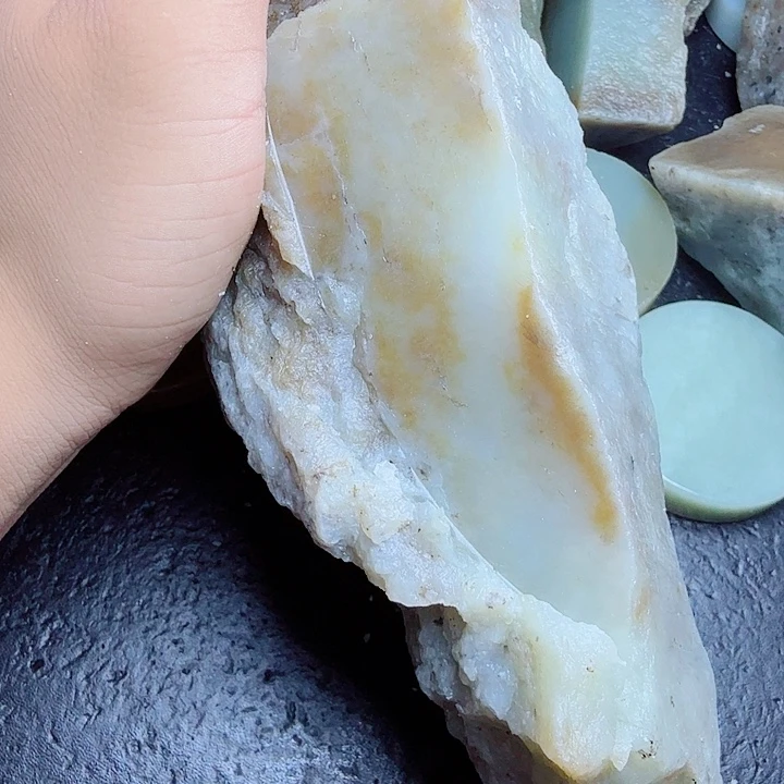 未镶嵌和田玉（糖玉）珠宝奇石
