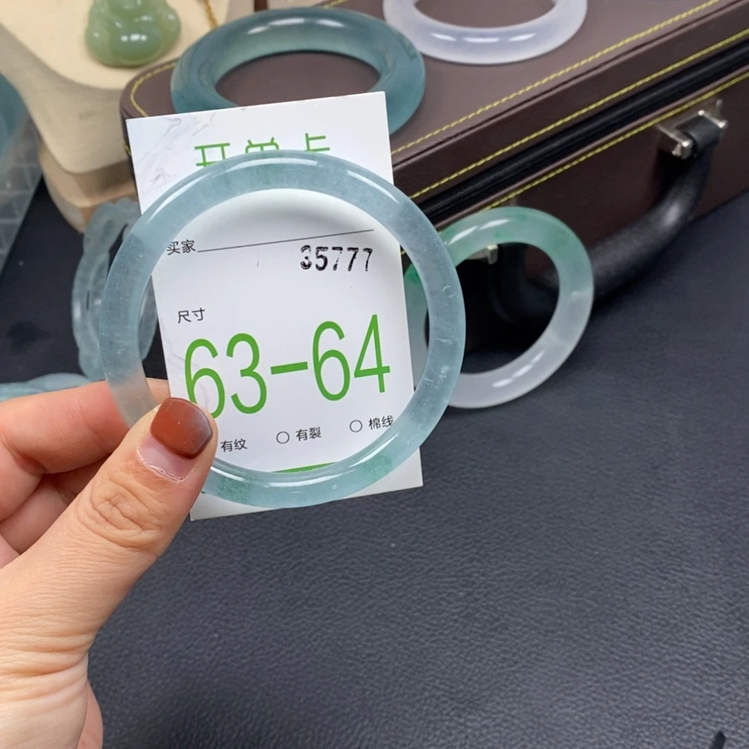 望****石英质玉未镶嵌手镯