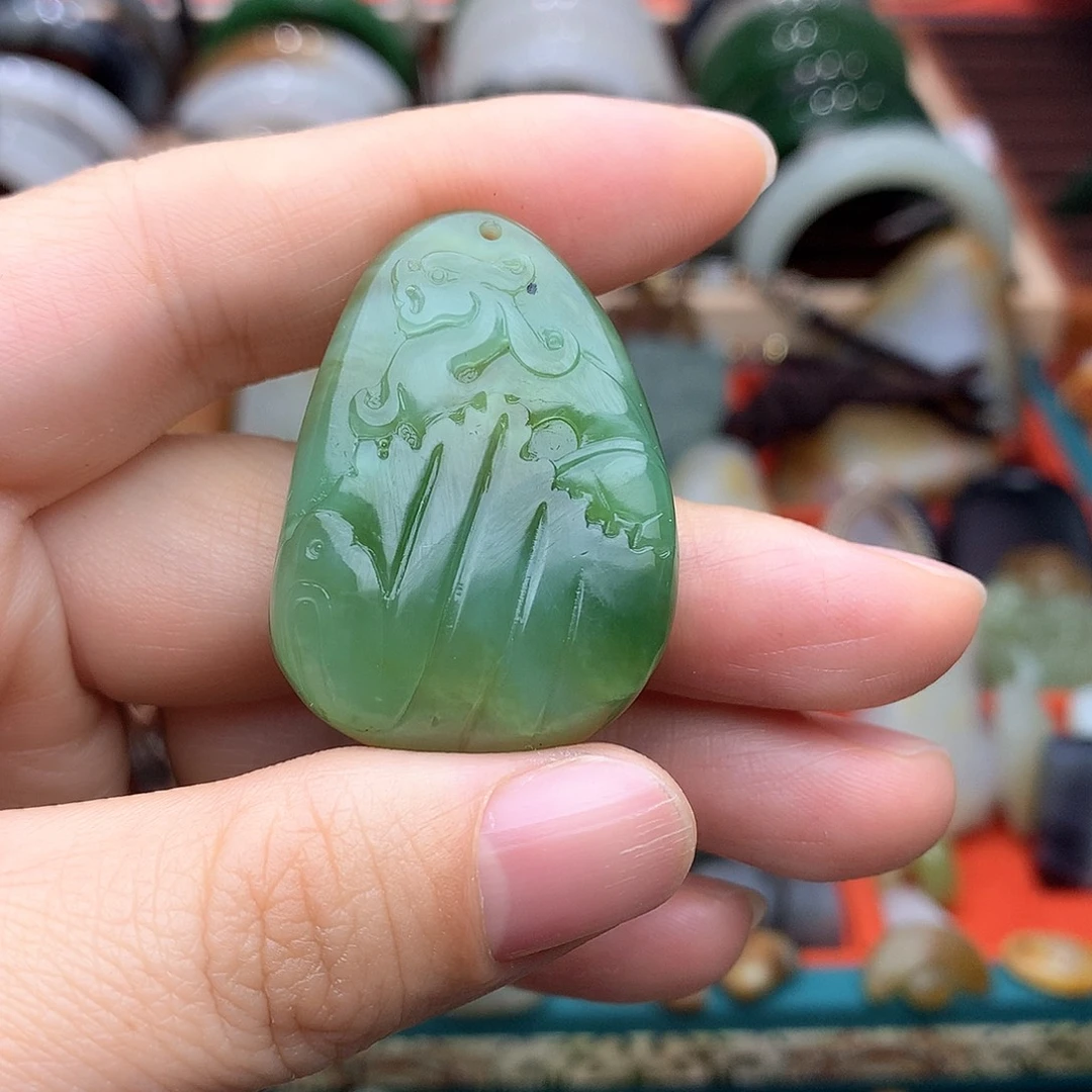 和田玉未镶嵌颈饰