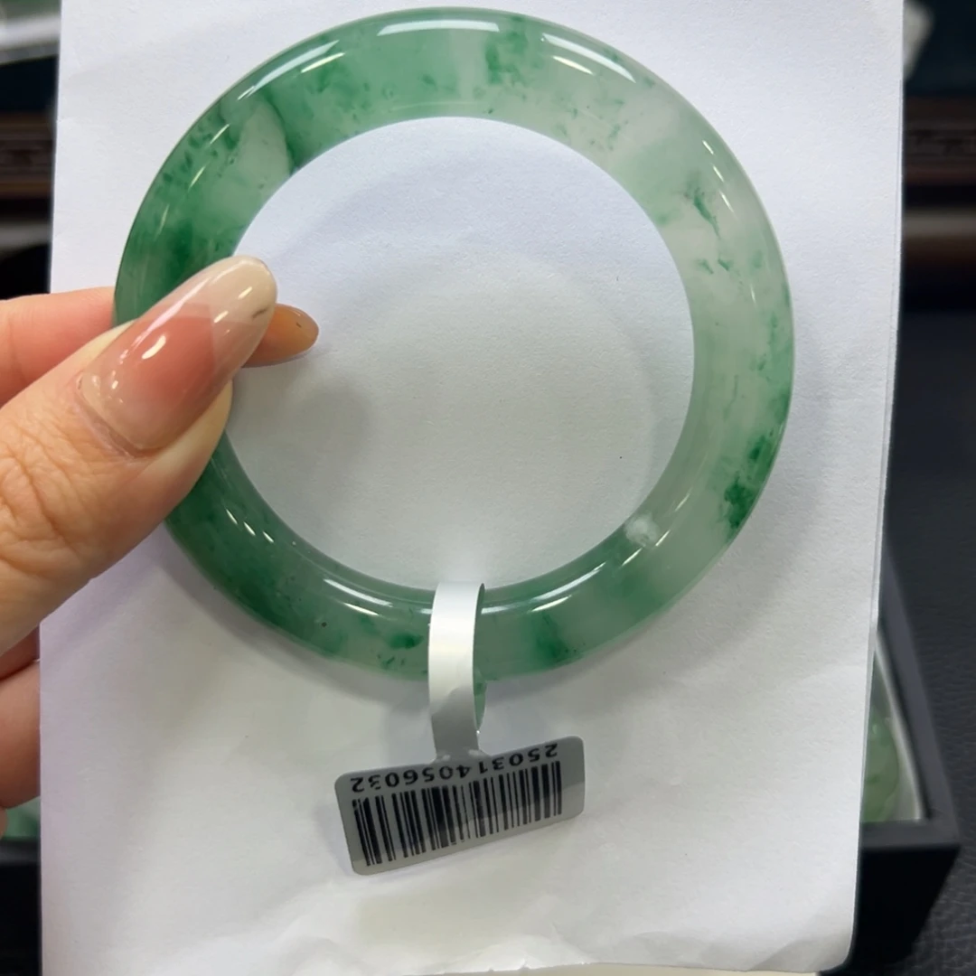 石英质玉（非洲翠）未镶嵌手镯