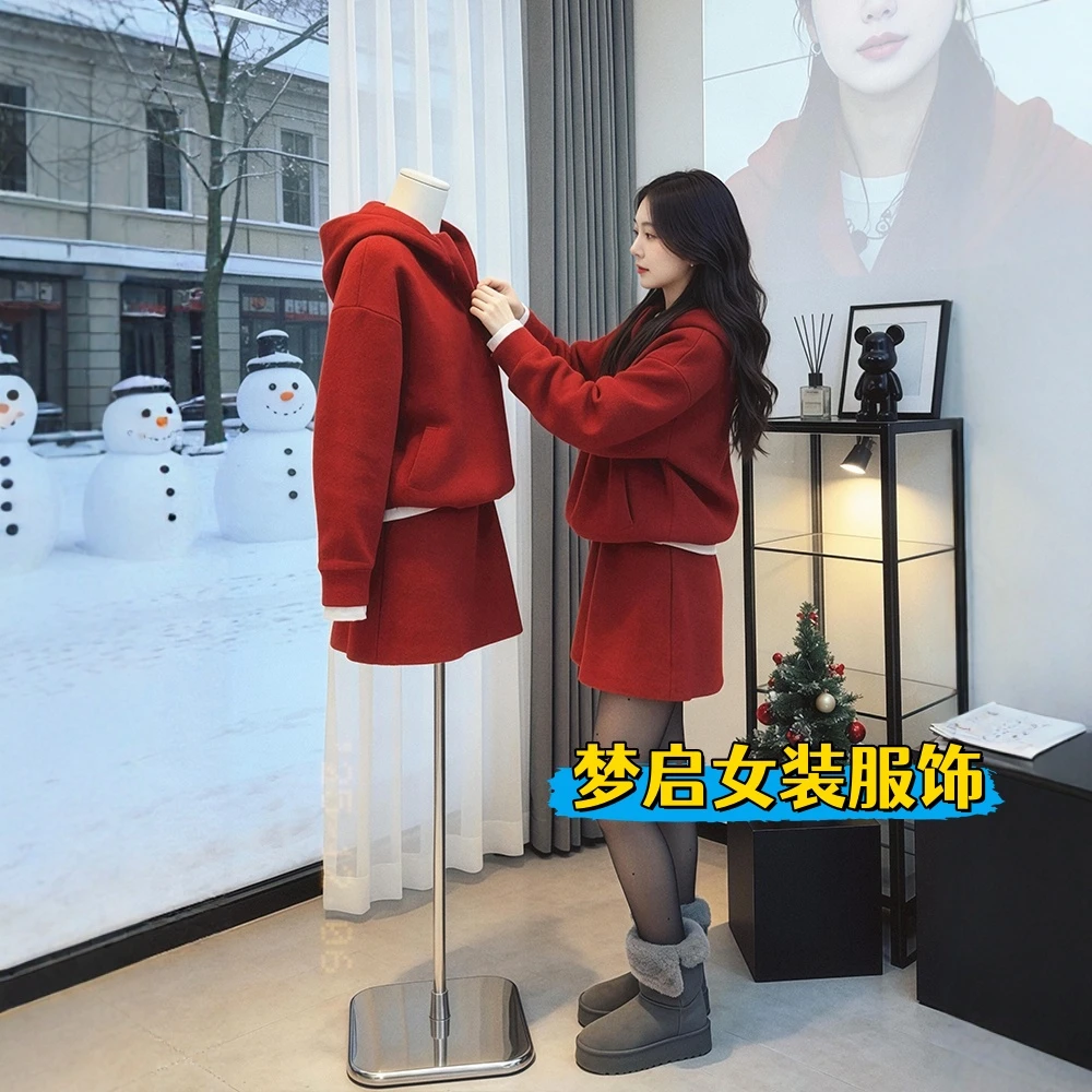 秋冬季穿搭一整套新年圣诞氛围感红色连帽卫衣打底衫半身裙三件套