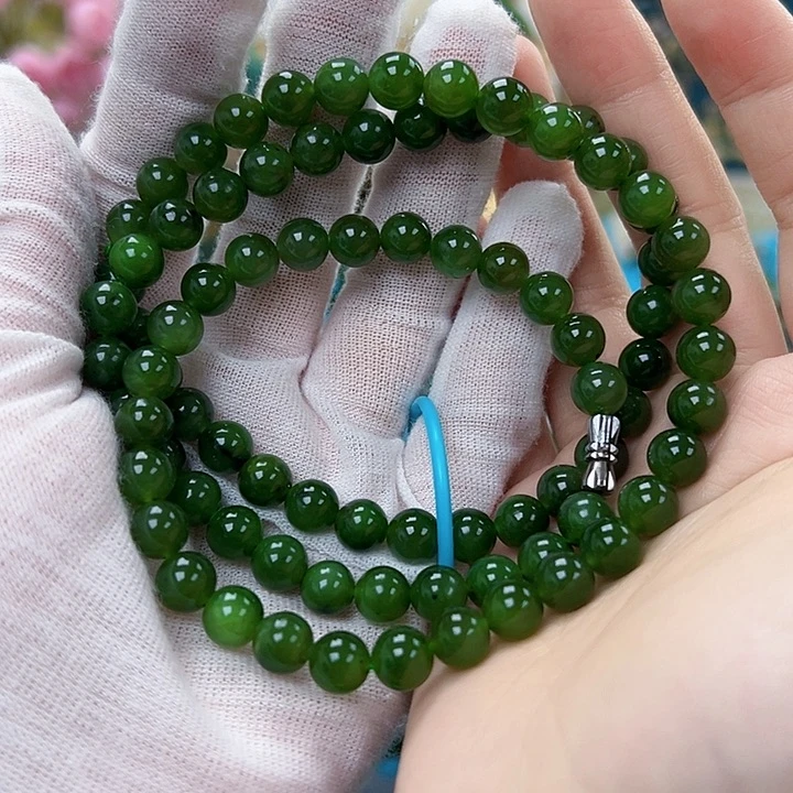 ゛****和田玉未镶嵌颈饰微瑕