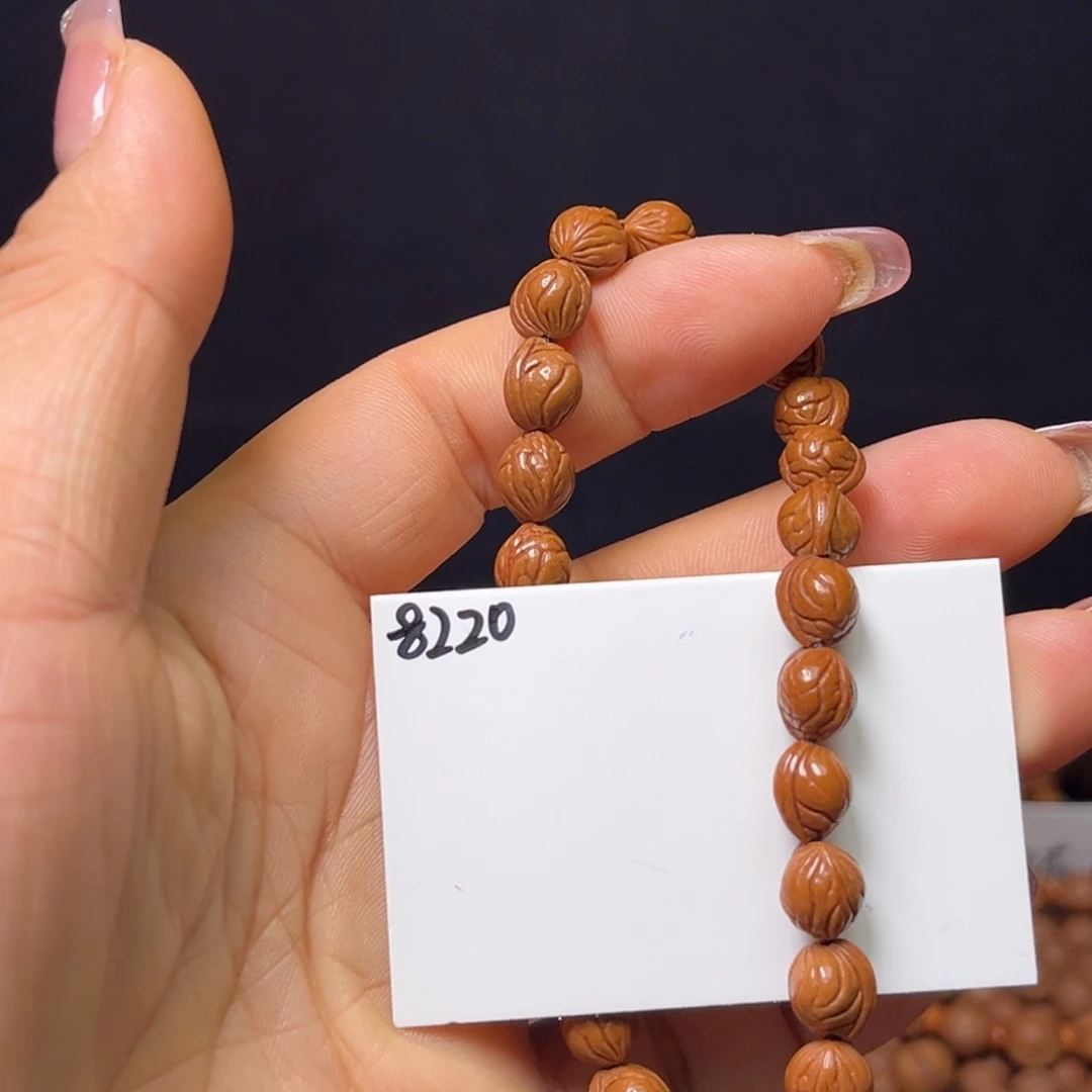 手串桃核小龙纹7+左右成品