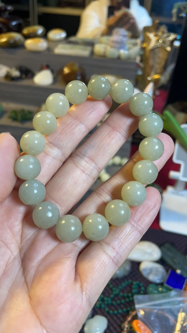 天然玉石和田玉珠圆玉润手串