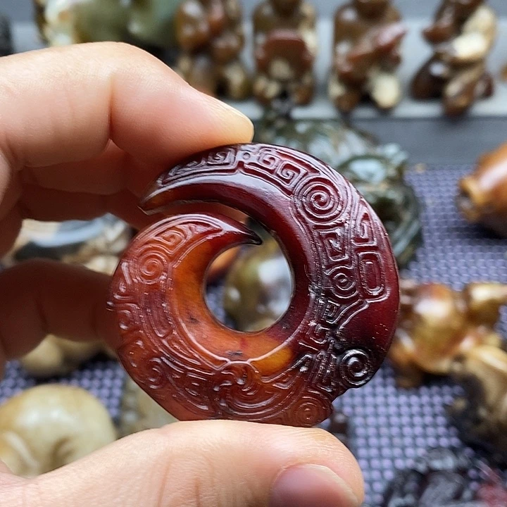 未镶嵌蛇纹石玉颈饰