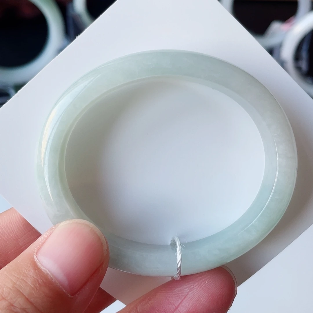 翡翠未镶嵌手镯（贵妃镯）572