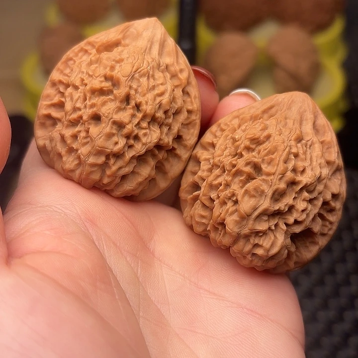 文玩核桃吊坠40麒麟纹官帽