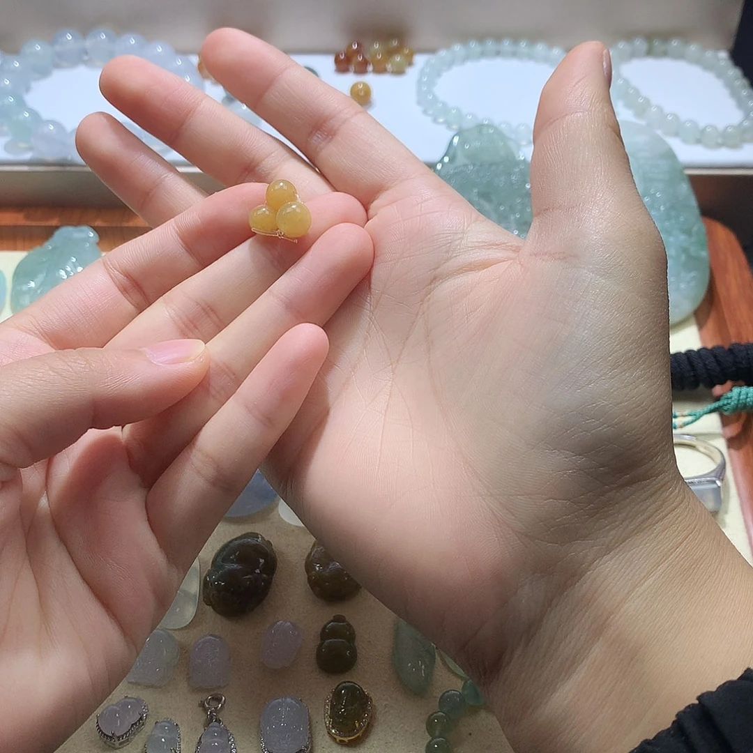 翡翠未镶嵌颈饰珠子