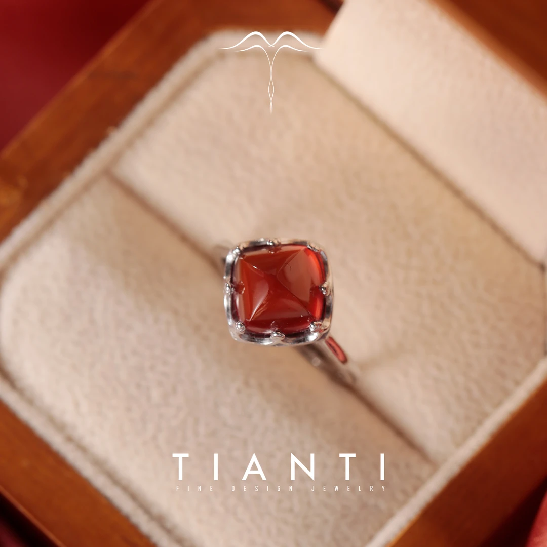 TIANTI/天缇暖橙 9MM 天然石榴石戒指S925银镀铂金色（银色）唐塔切