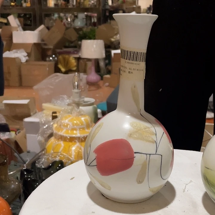 陶瓷花瓶，茶杯茶具。