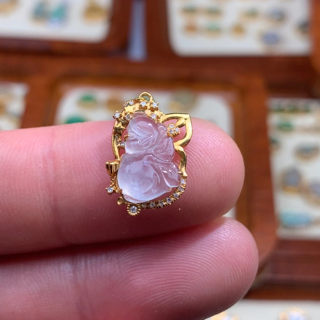 翡翠18K金镶嵌颈饰仙子