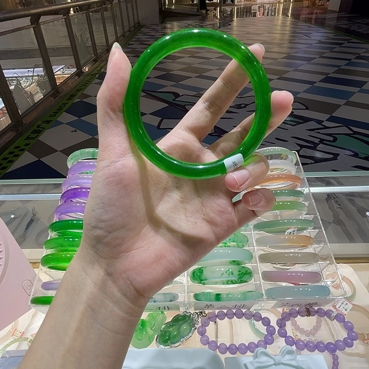 翡翠手镯未镶嵌翡翠手镯