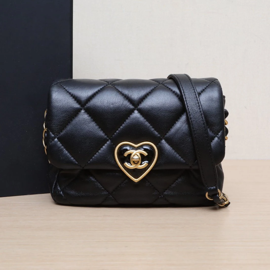 95新 Chanel/香奈儿 珊珊专属23S爱心珐琅双C方胖子芯片开 珐琅扣