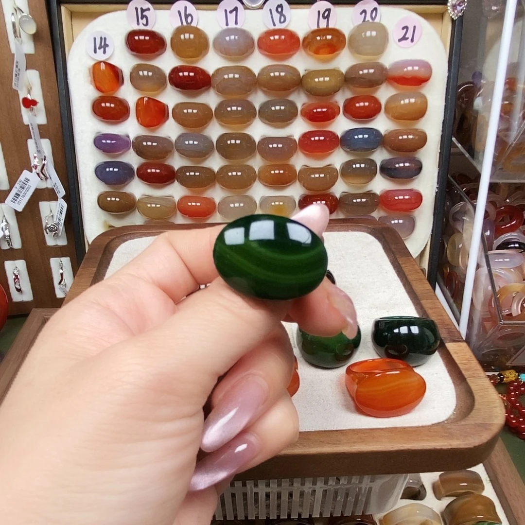 彤***贝玛瑙/玉髓合金戒指