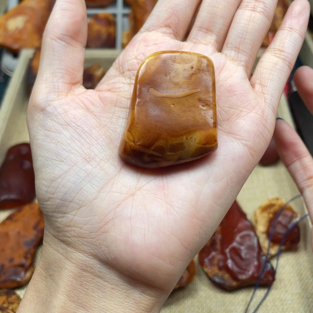 琥珀未镶嵌珠宝奇石