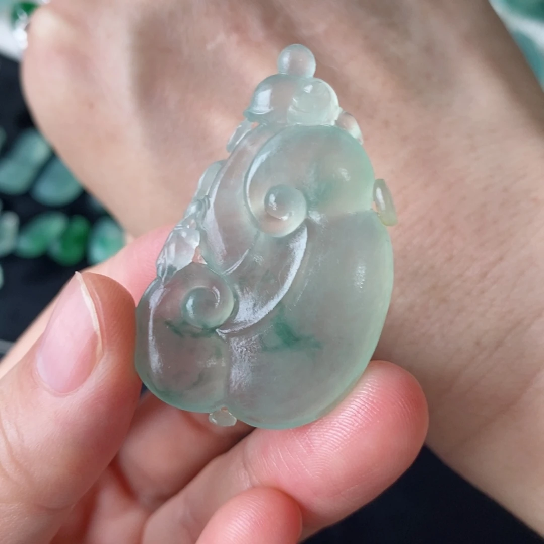 定制翡翠未镶嵌如意