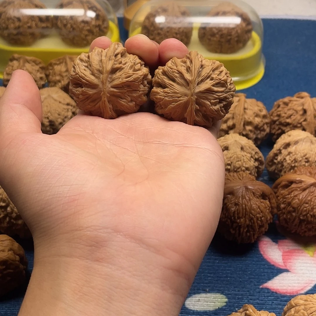 文玩核桃吊坠苹果园