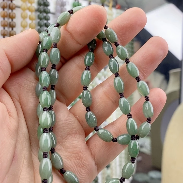 翡翠颈饰未镶嵌宝****食