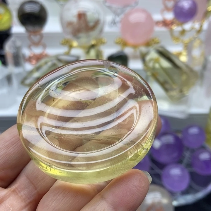 摆件水晶未镶嵌黄水晶底座