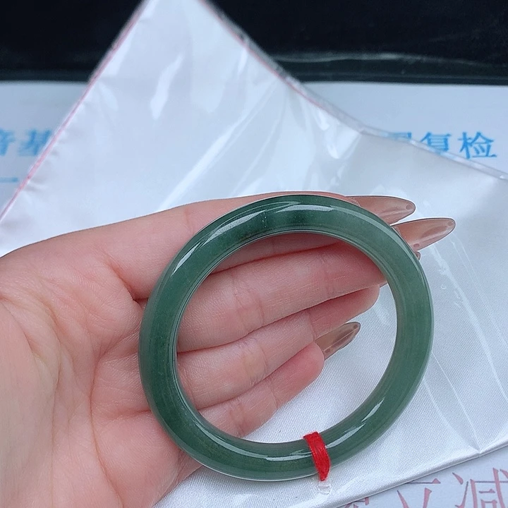 未镶嵌手镯（圆镯）翡翠52.5