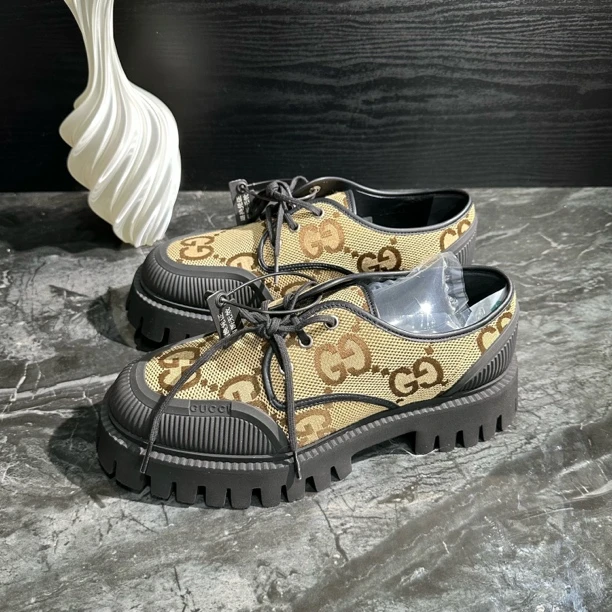 未使用 GUCCI/古驰 40.5码/棕色双G满印休闲鞋
