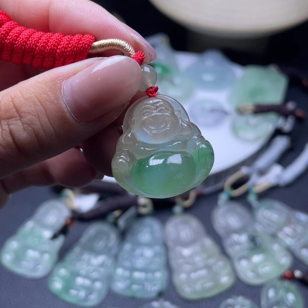 颈饰未镶嵌翡翠