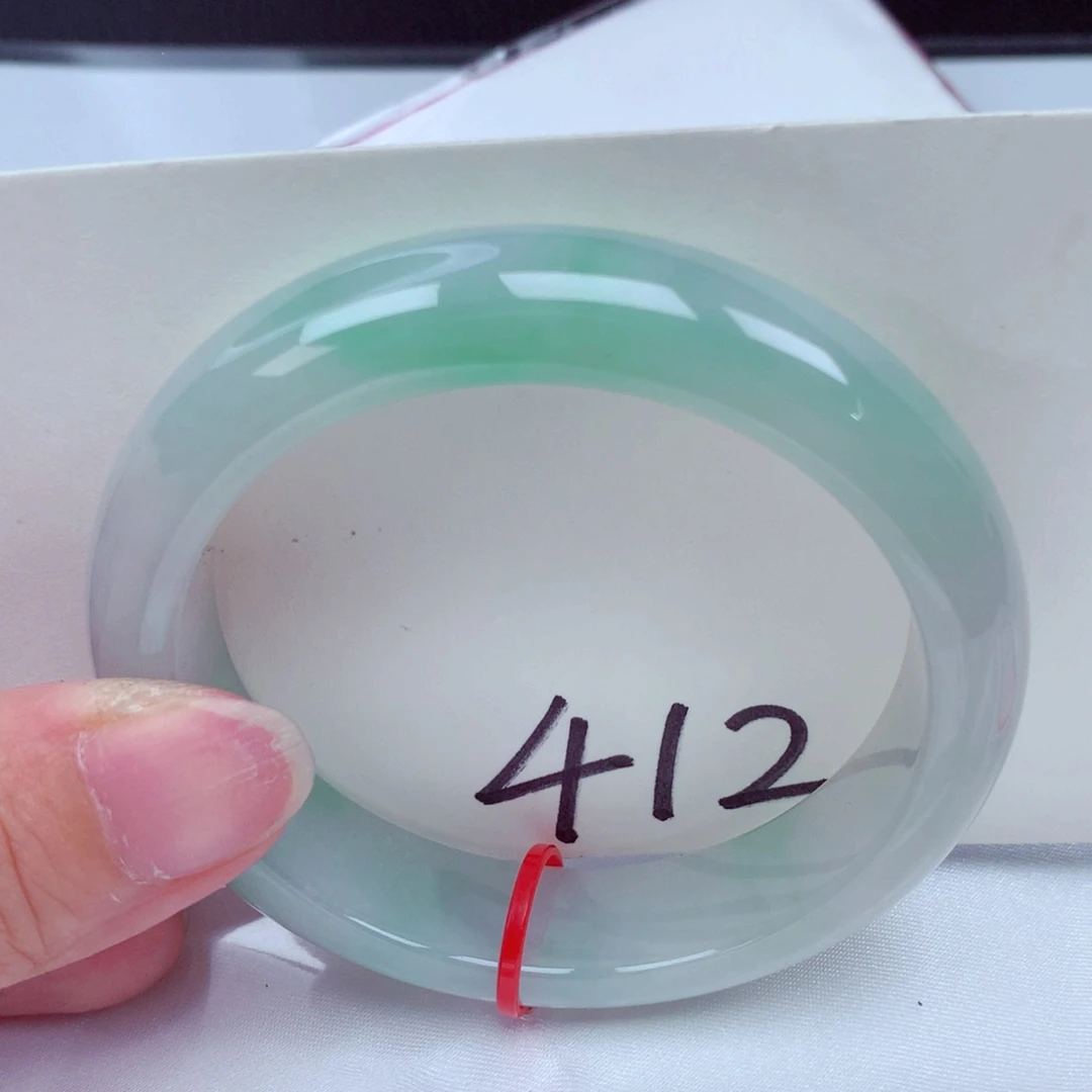 翡翠手镯未镶嵌翡翠