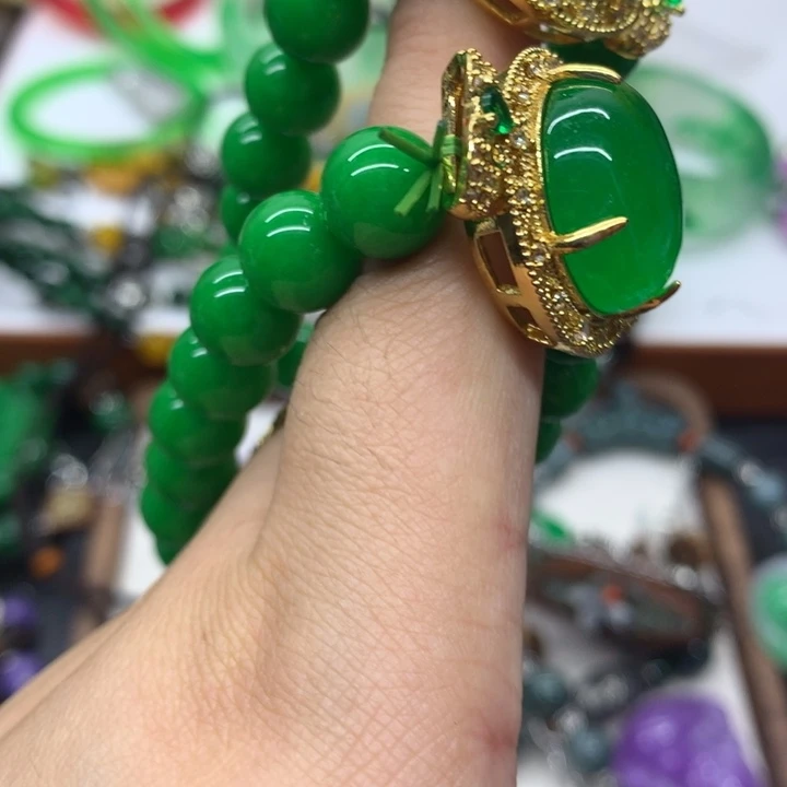 颈饰未镶嵌翡翠吊坠