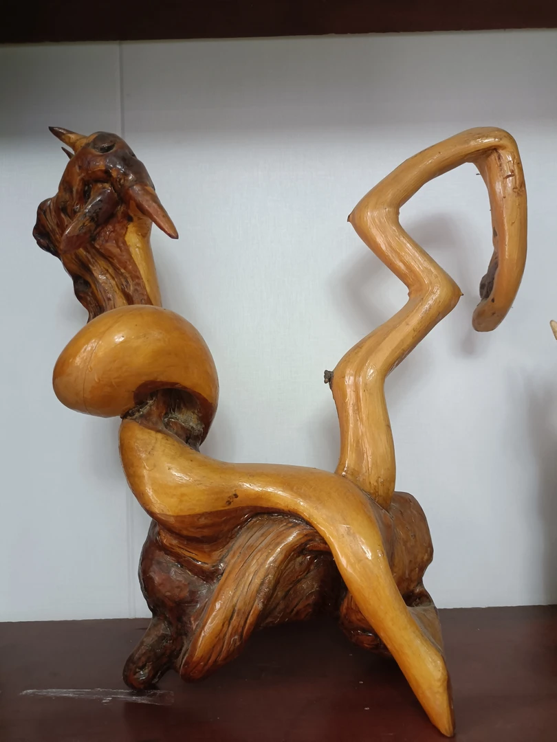 羚羊根雕自己手工制作