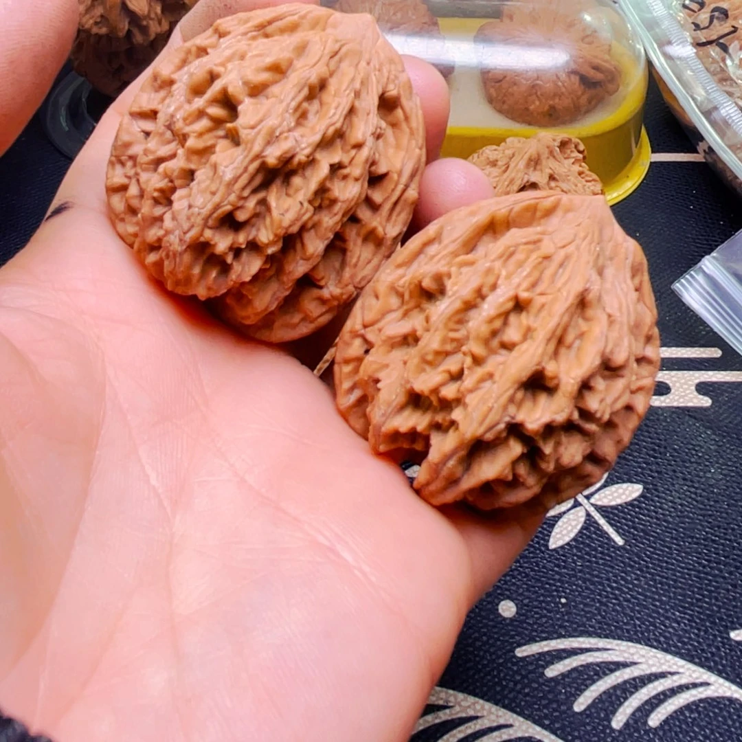 吊坠文玩核桃麦虎一对