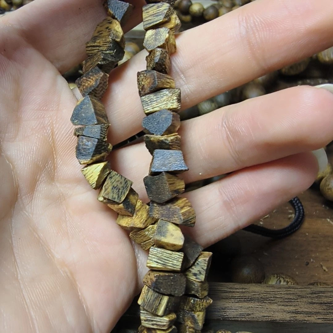 小***葛沉香碎屑沉香车挂