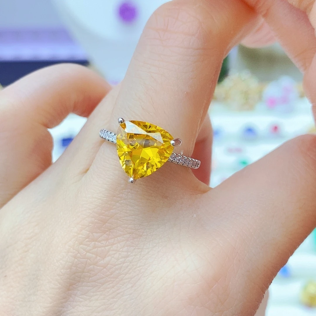 戒指彩色蓝宝石未镶嵌