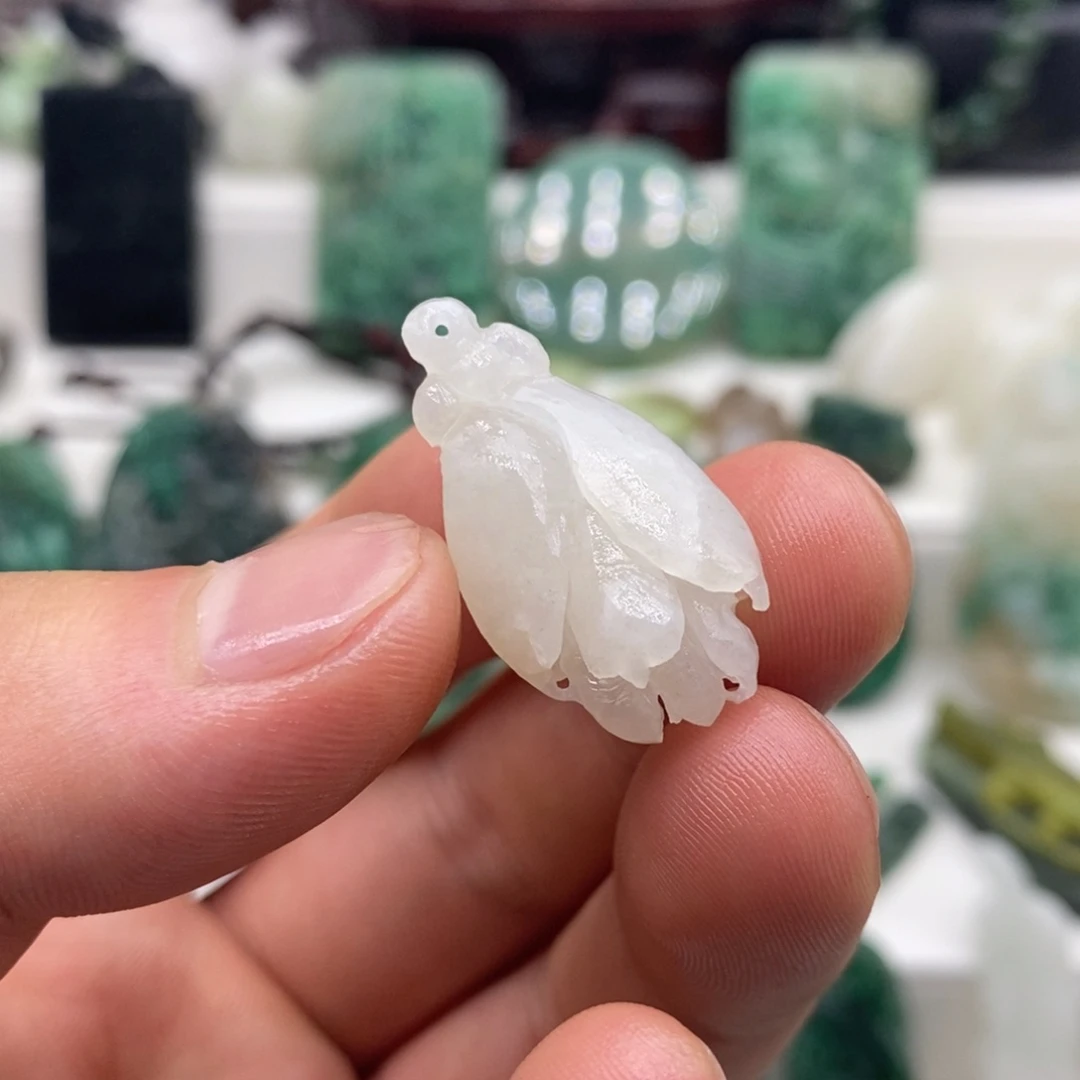 独山玉未镶嵌颈饰