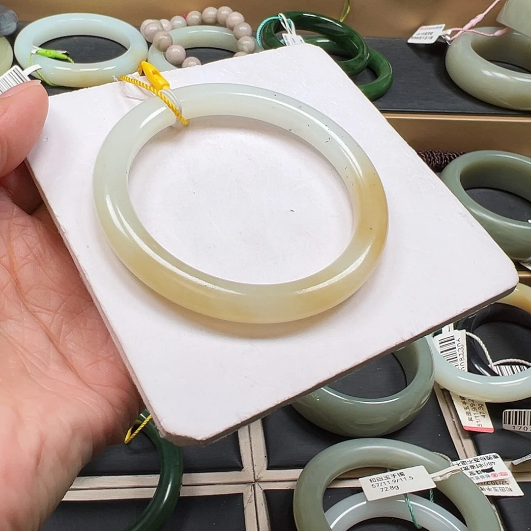 和田玉未镶嵌手镯55.8