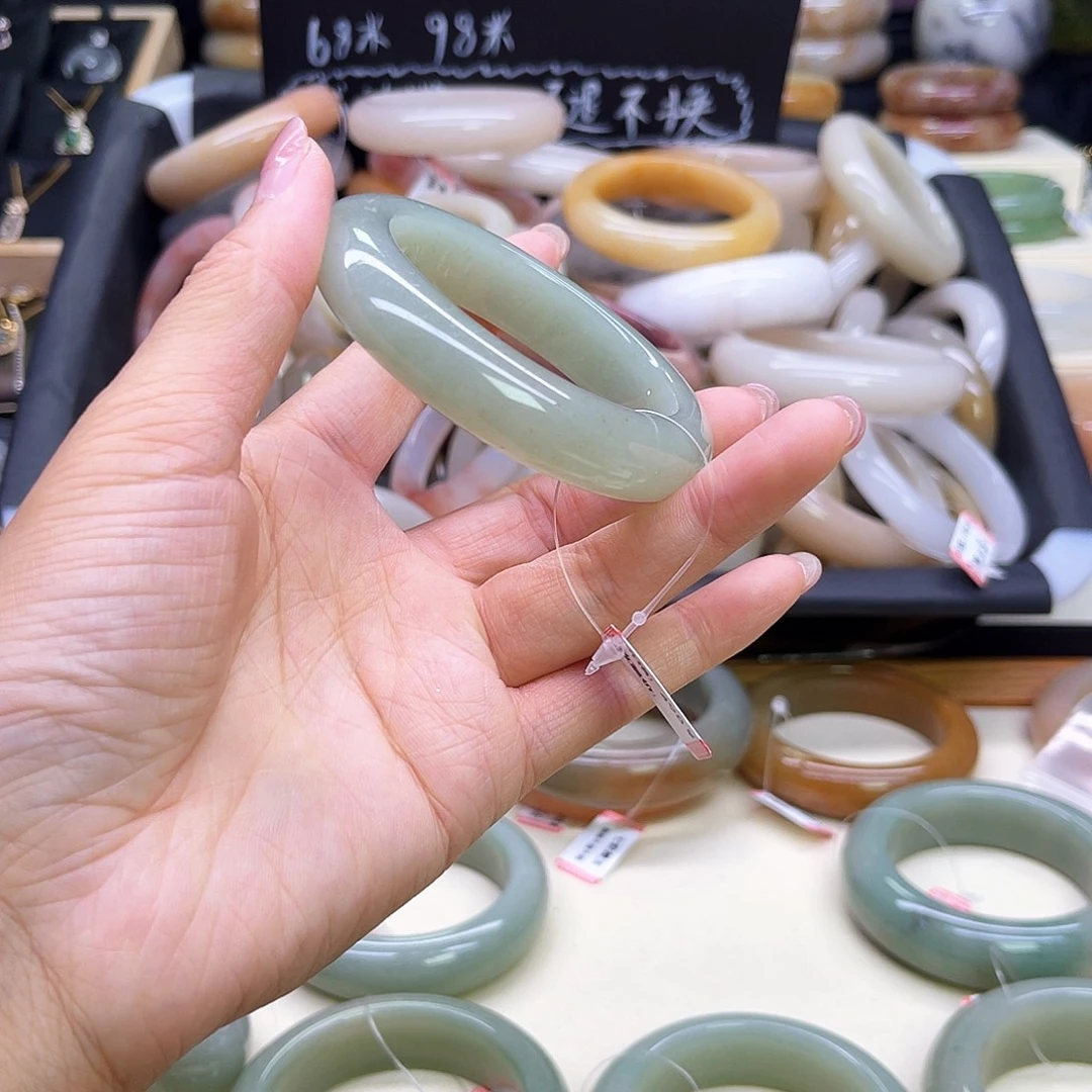 喵***树石英岩玉未镶嵌手镯
