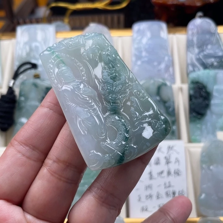 翡翠未镶嵌挂件玉