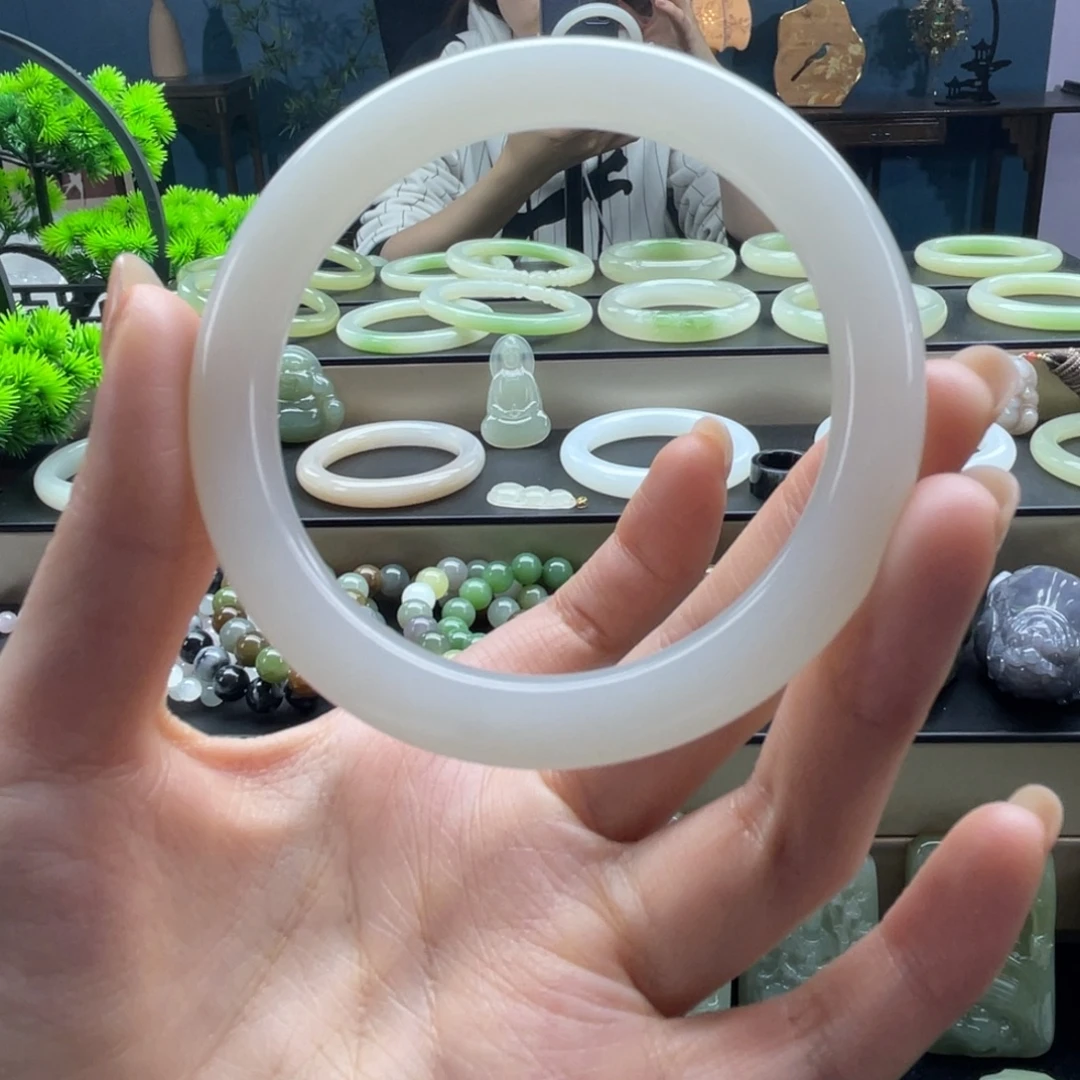 和田玉未镶嵌手镯羊脂白美人条61