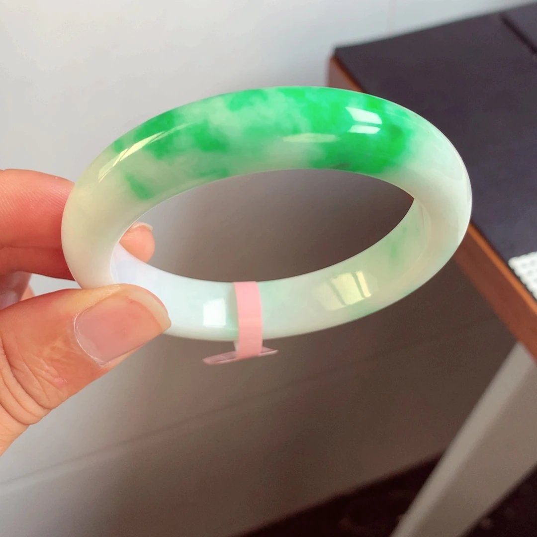 翡翠手镯未镶嵌缅甸翡翠