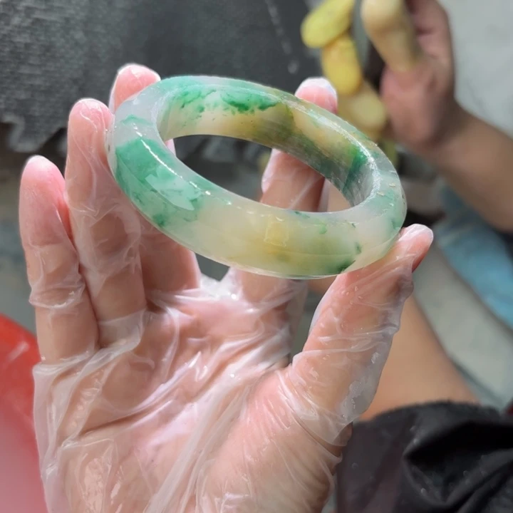 淼***️石英质玉（非洲翠）手镯未镶嵌定制