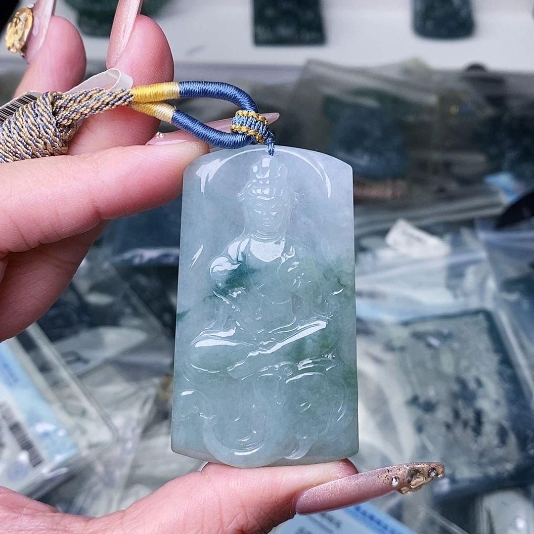 颈饰未镶嵌翡翠