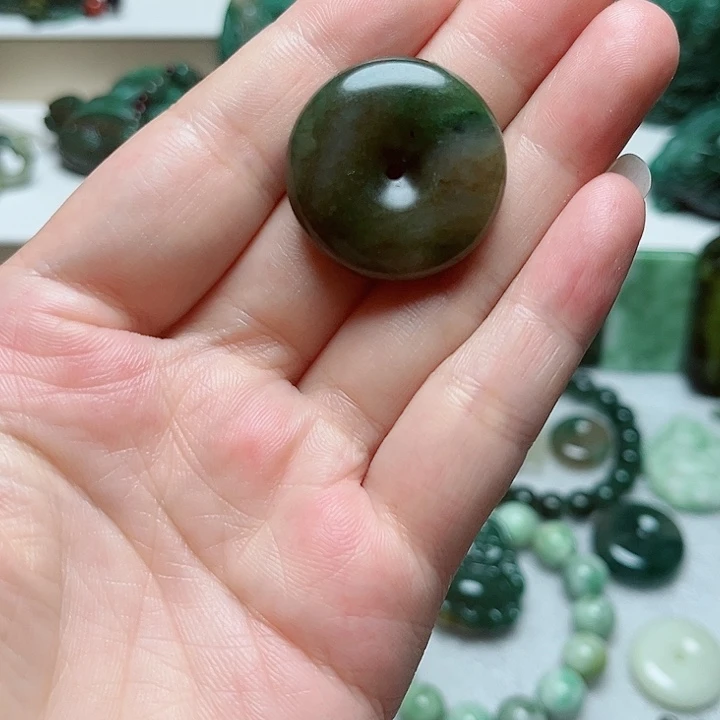 独山玉未镶嵌吊坠