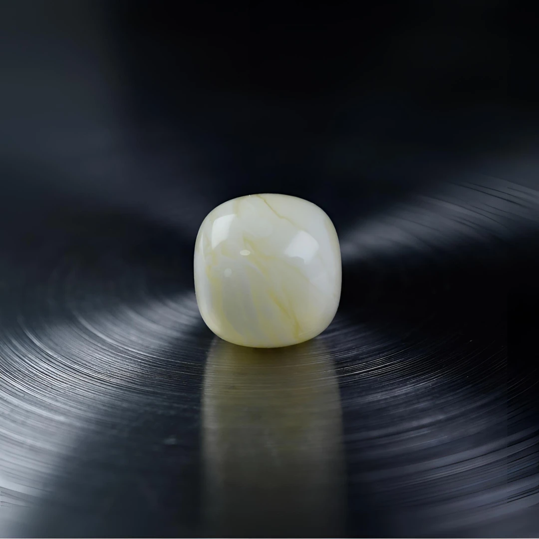 金白妖花老型尺寸9.8*9.2mm琥珀蜜蜡文玩搭配