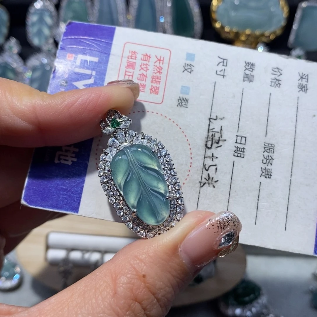 翡翠颈饰未镶嵌翡翠