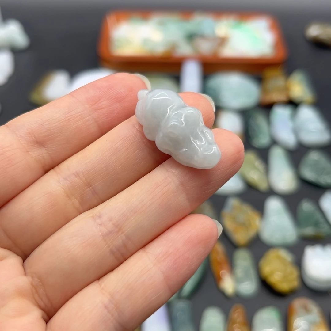 颈饰未镶嵌翡翠鳄鱼