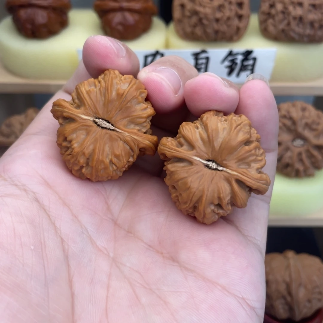 反***派吊坠文玩核桃白狮子手捻34➕